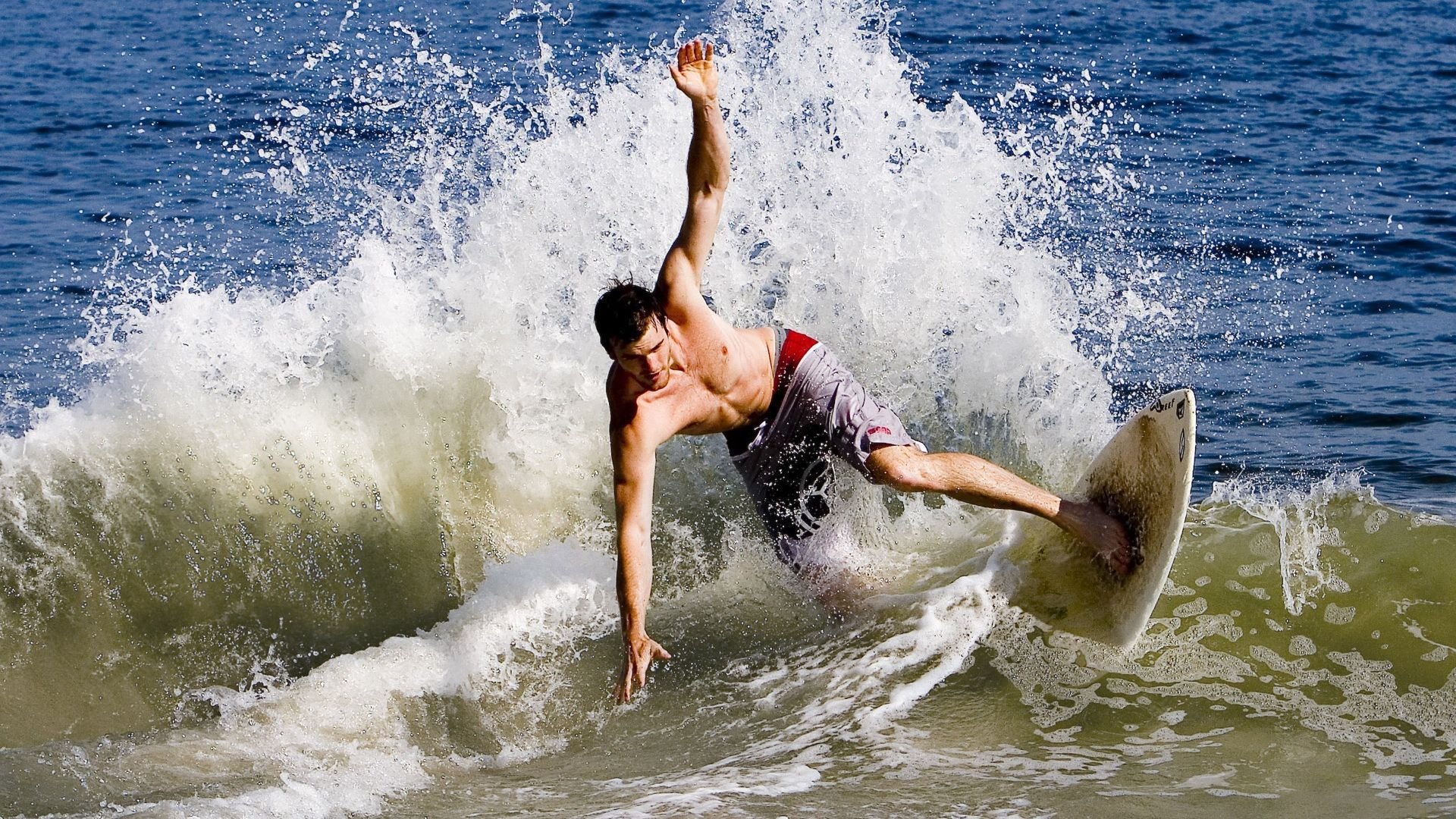 《任天堂明星大乱斗》终极版赛事与《拳皇15》全球锦标赛的格斗电竞新势力